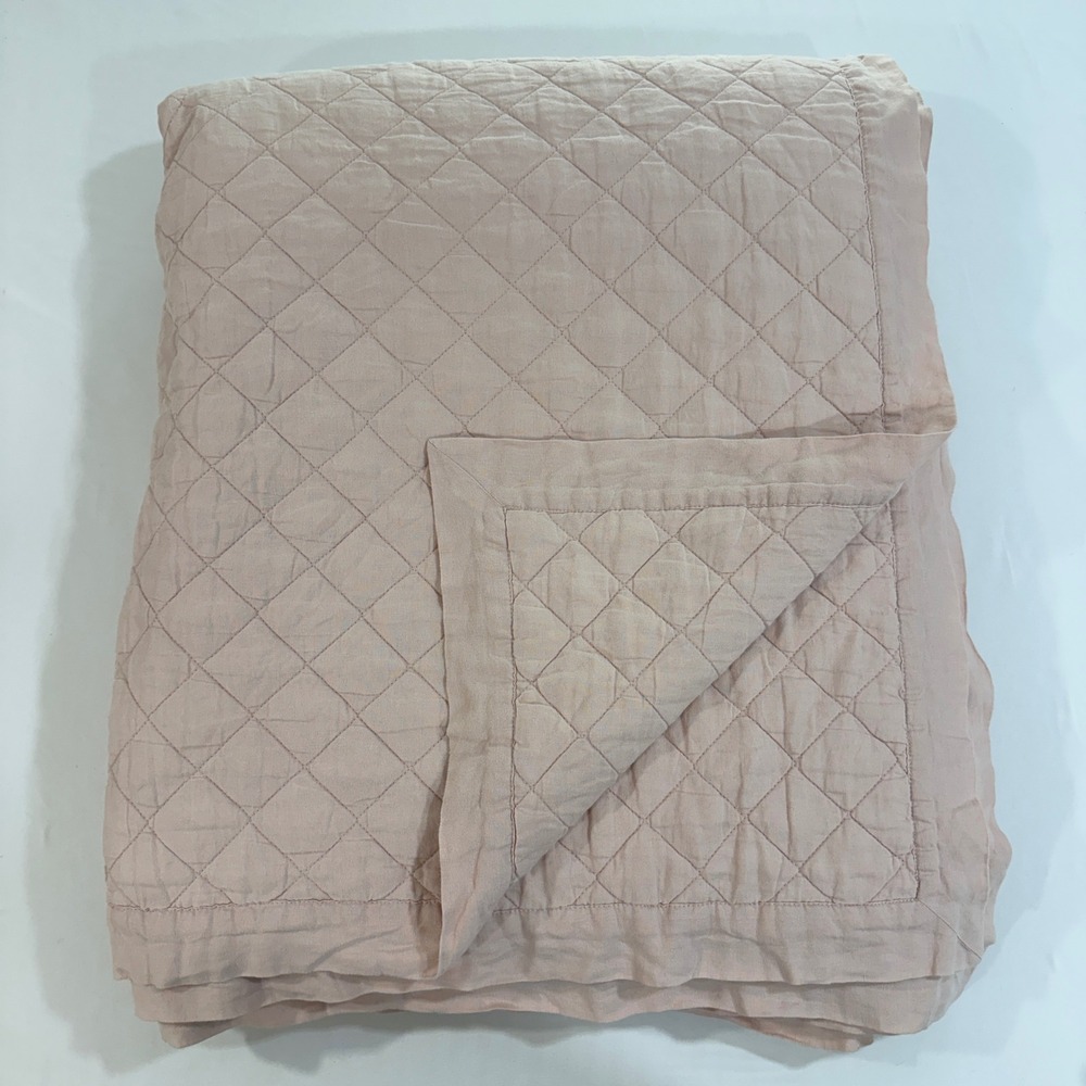 Pottery Barn Belgian Flax Linen Diamond Quilt King Cal King Soft Rose Pink Bed